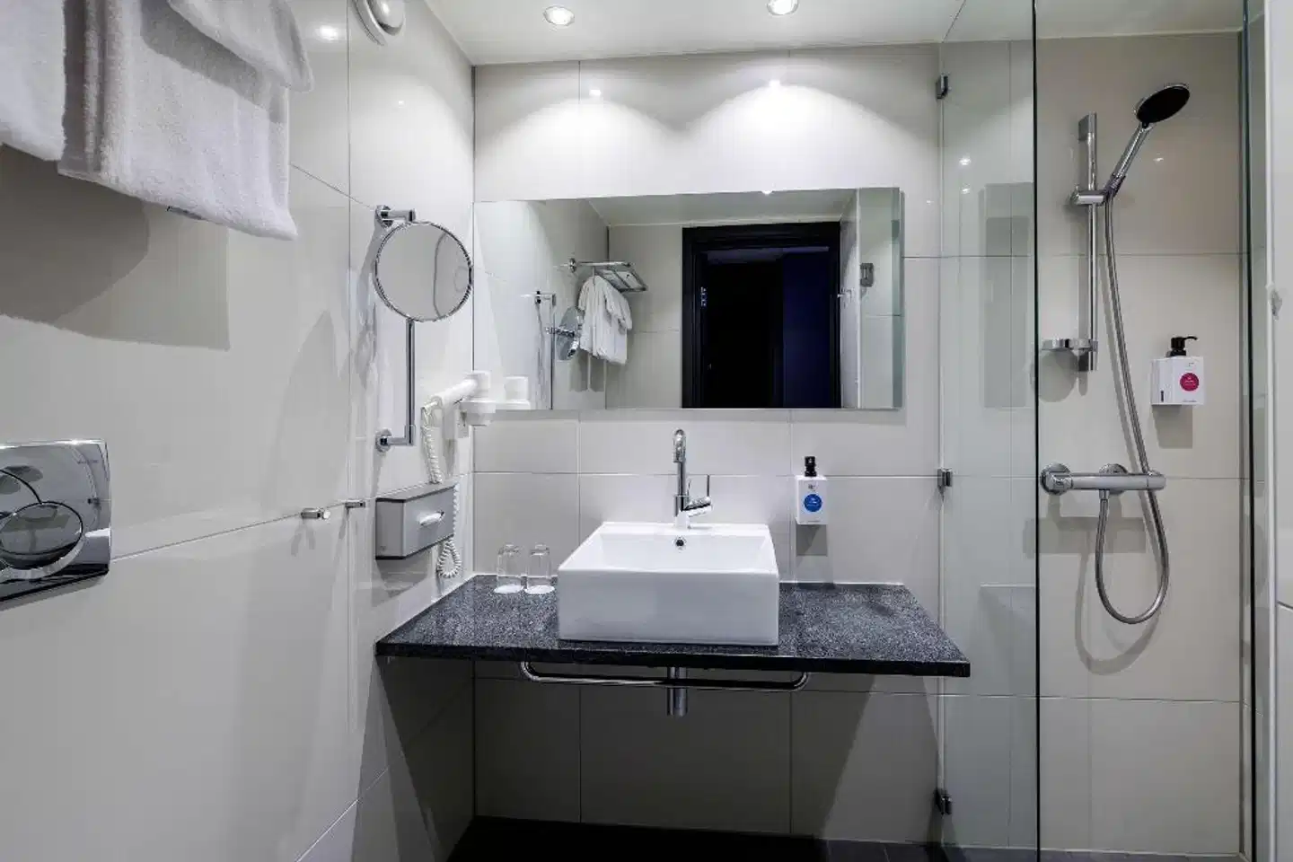 Quality Hotel Expo Badezimmer