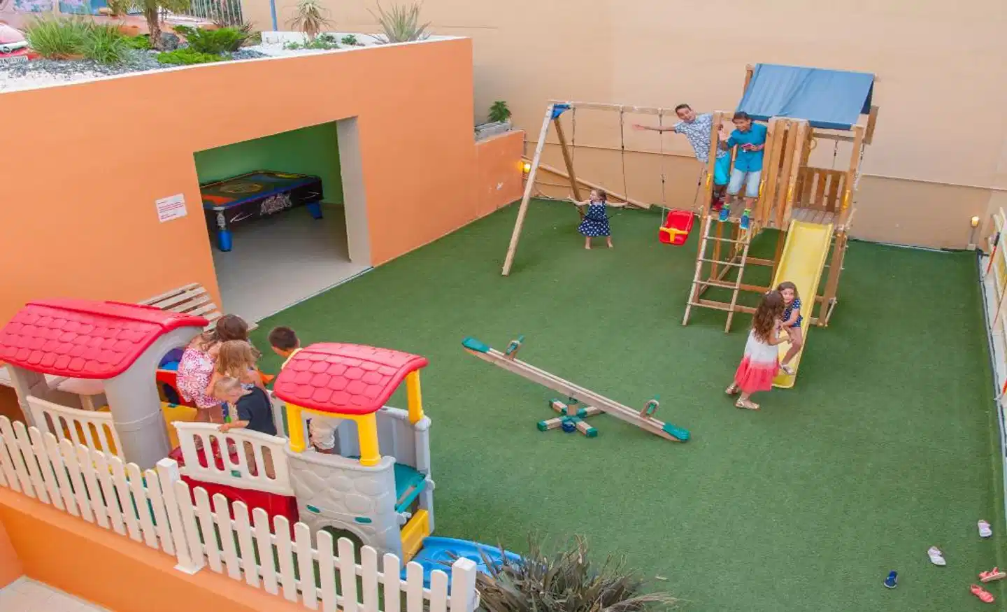 Sunrise Village Hotel Sport und Entertainment