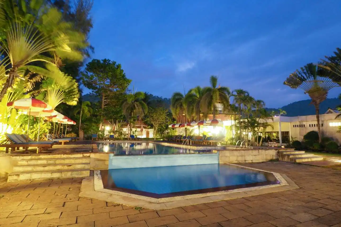 Royal Lanta Resort & Spa Pool