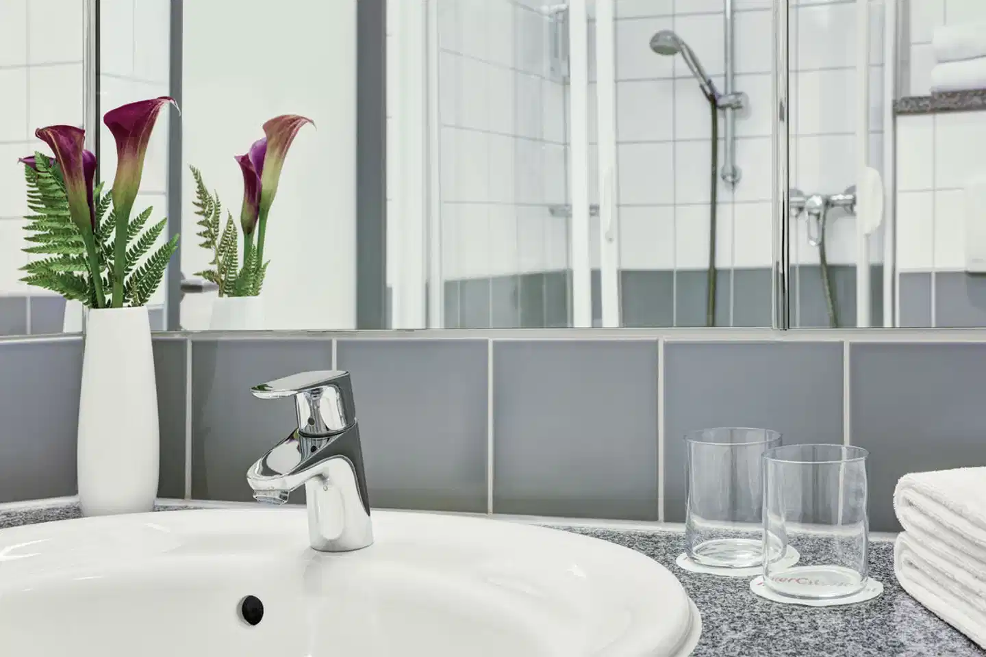 IntercityHotel Hamburg Hauptbahnhof Badezimmer