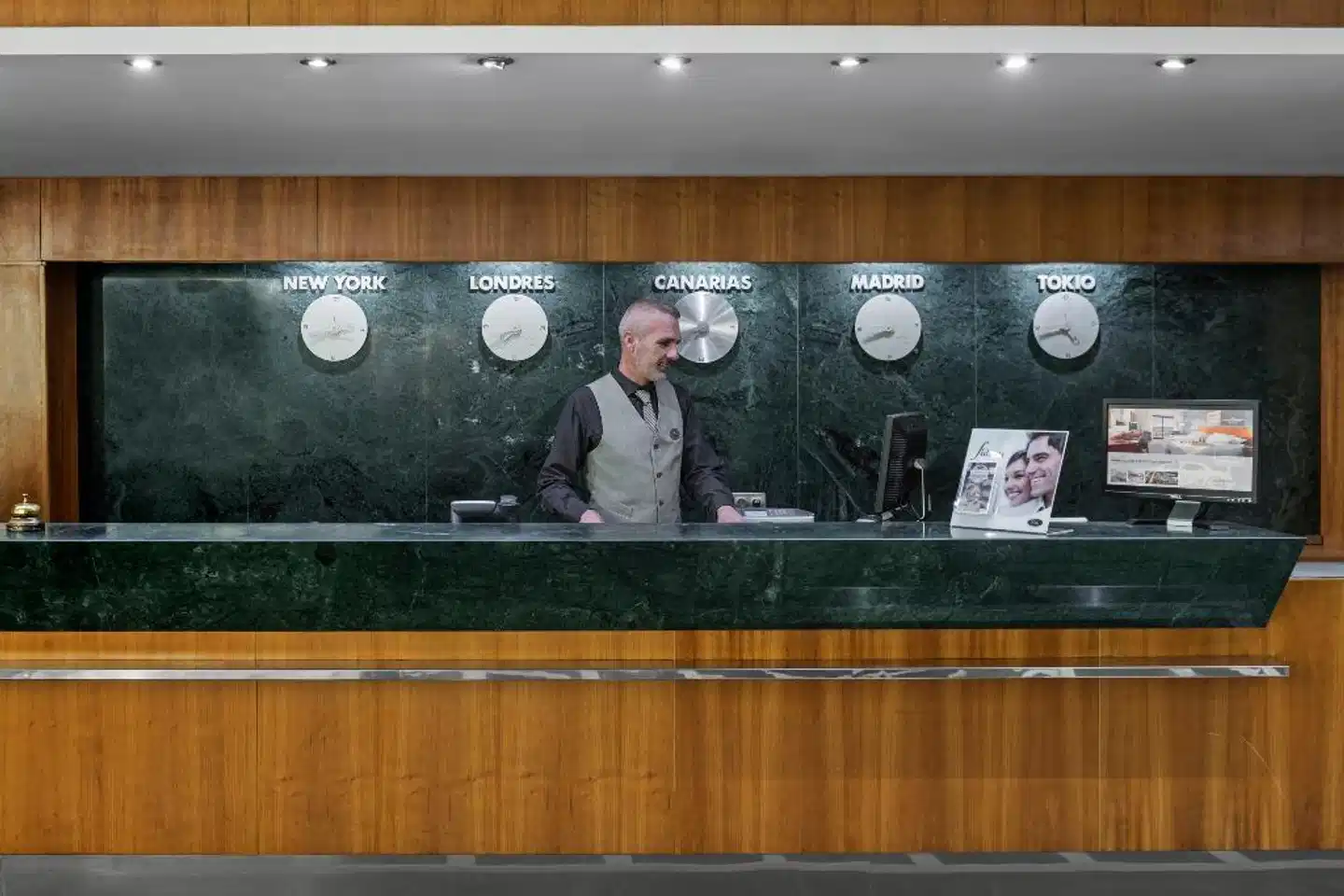 Elba Vecindario Aeropuerto Business & Convention Hotel Lobby