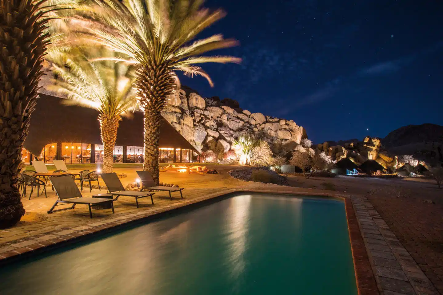 AiAiba The Rock Painting Lodge Terrasse