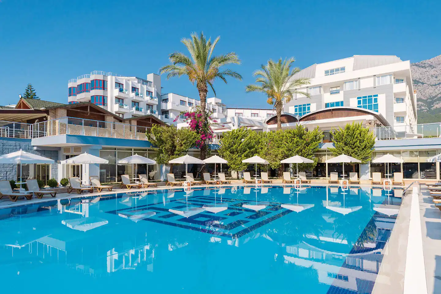 Sealife Kemer Resort Pool