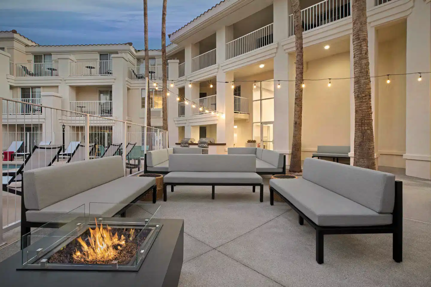 Home2 Suites by Hilton Scottsdale Old Town Terrasse
