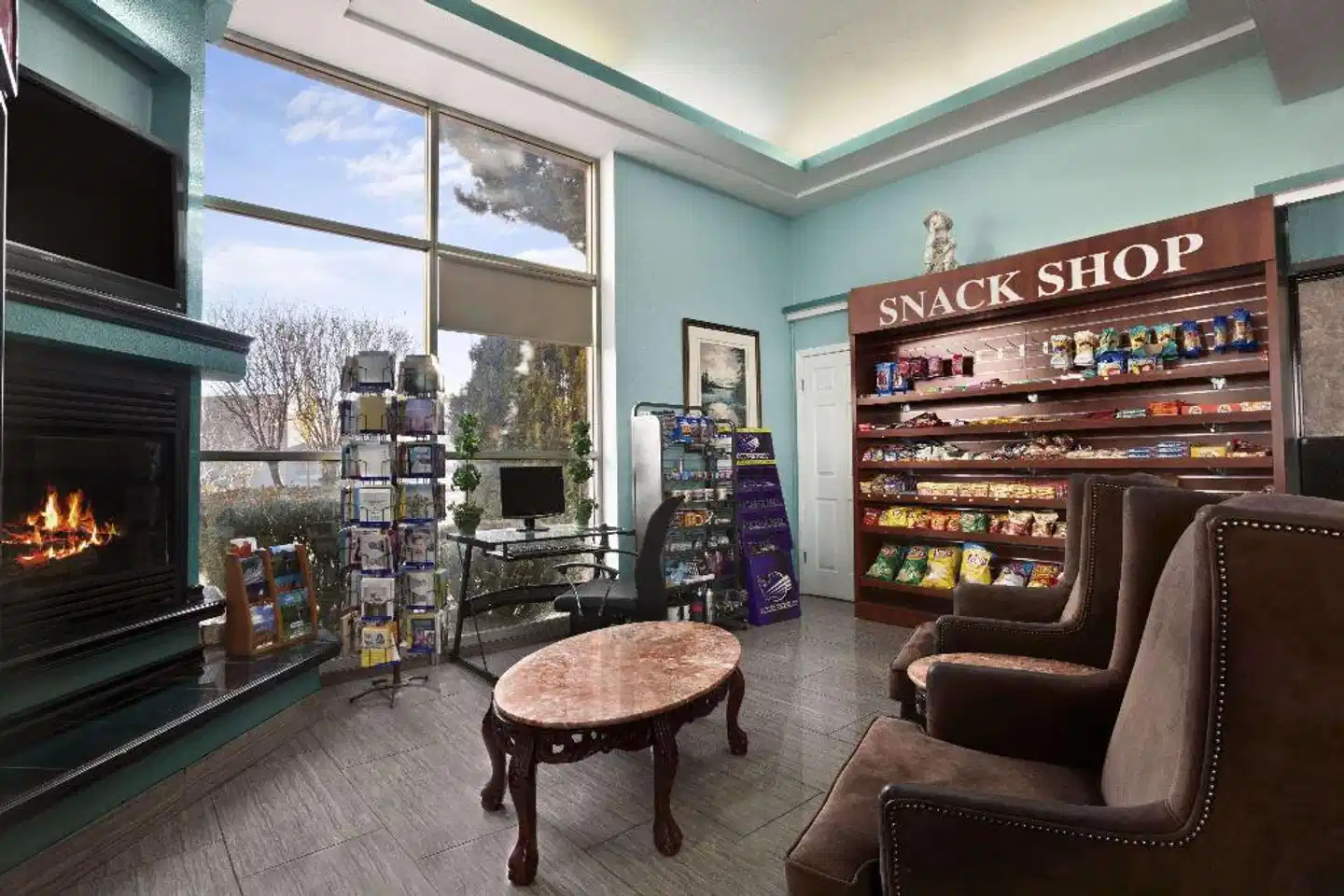 Super 8 by Wyndham NAU Downtown Conference Center Lobby