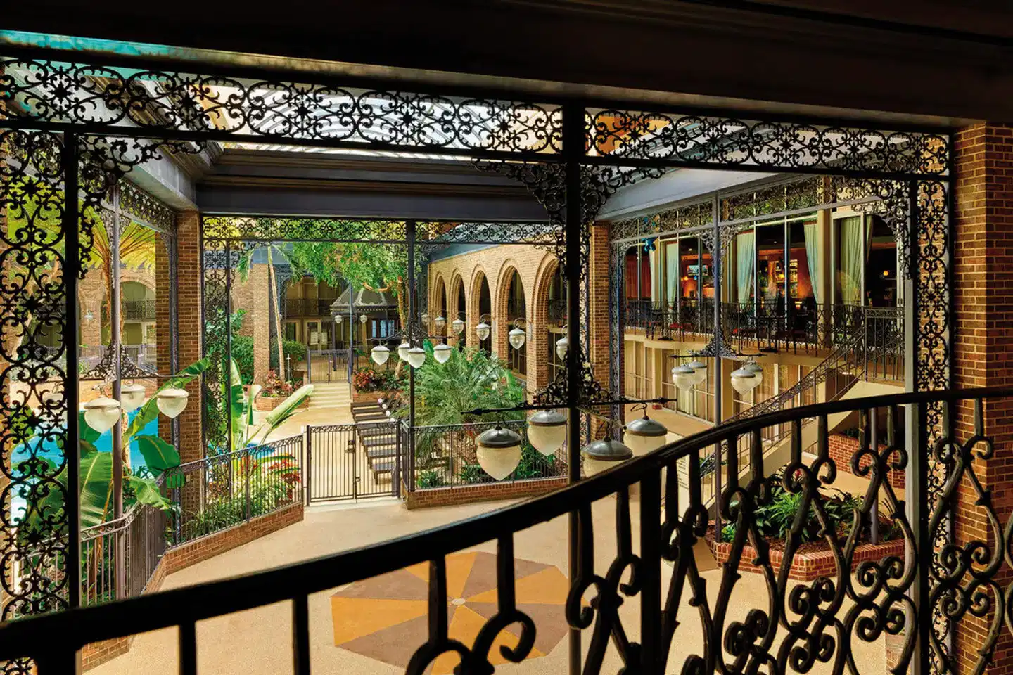 Courtland Grand Hotel Aussenansicht