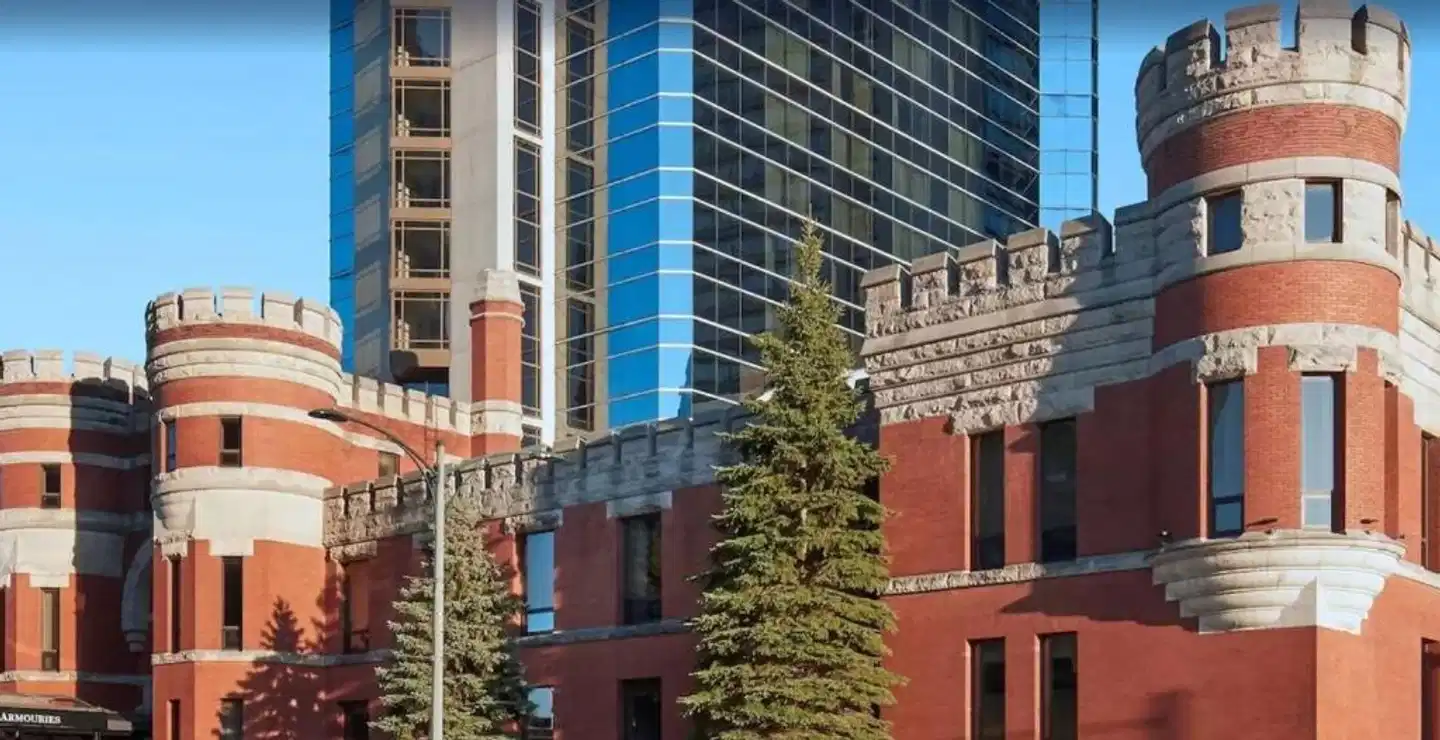 Delta Hotels by Marriott London Armouries Aussenansicht