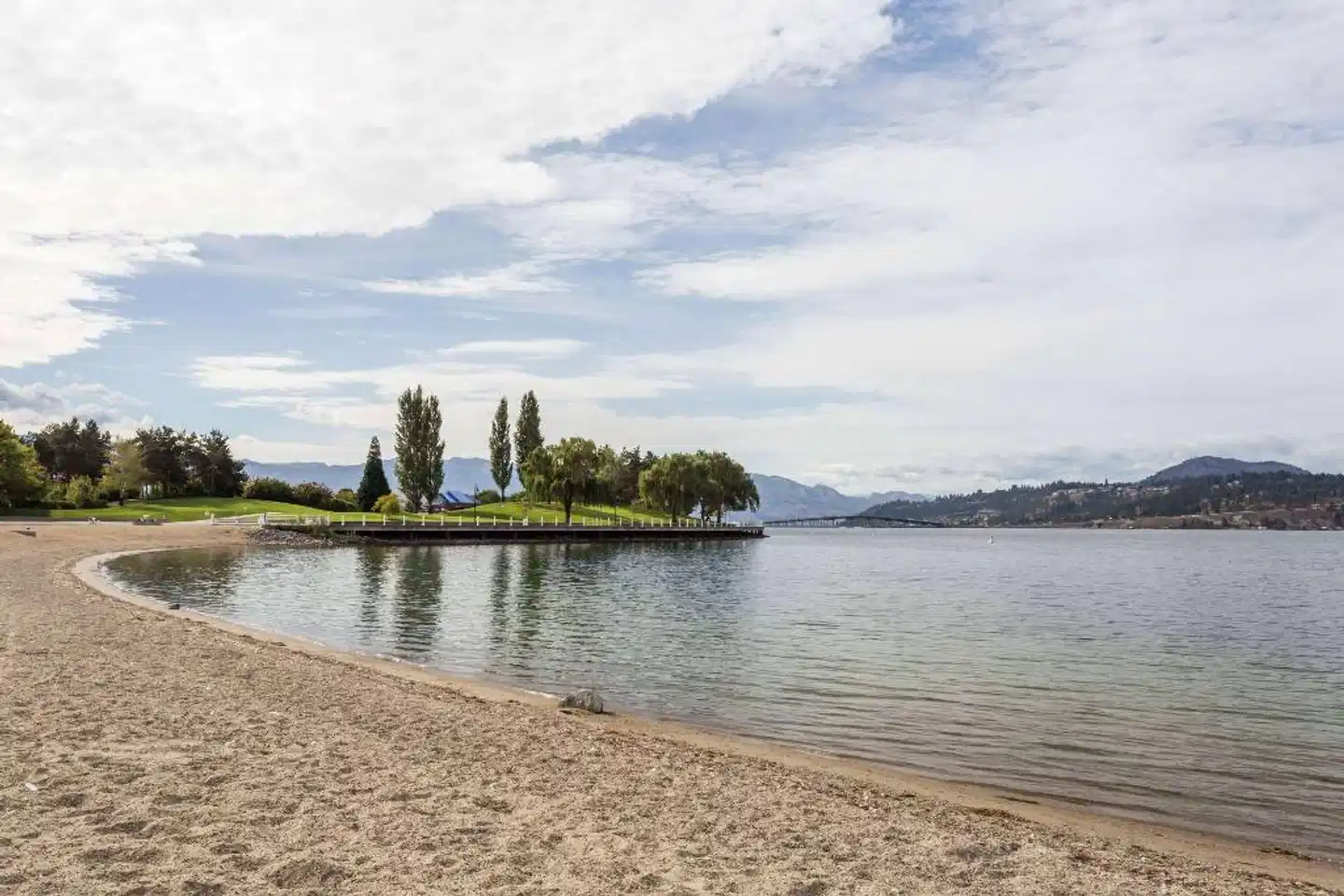 Super 8 by Wyndham Kelowna BC Strand