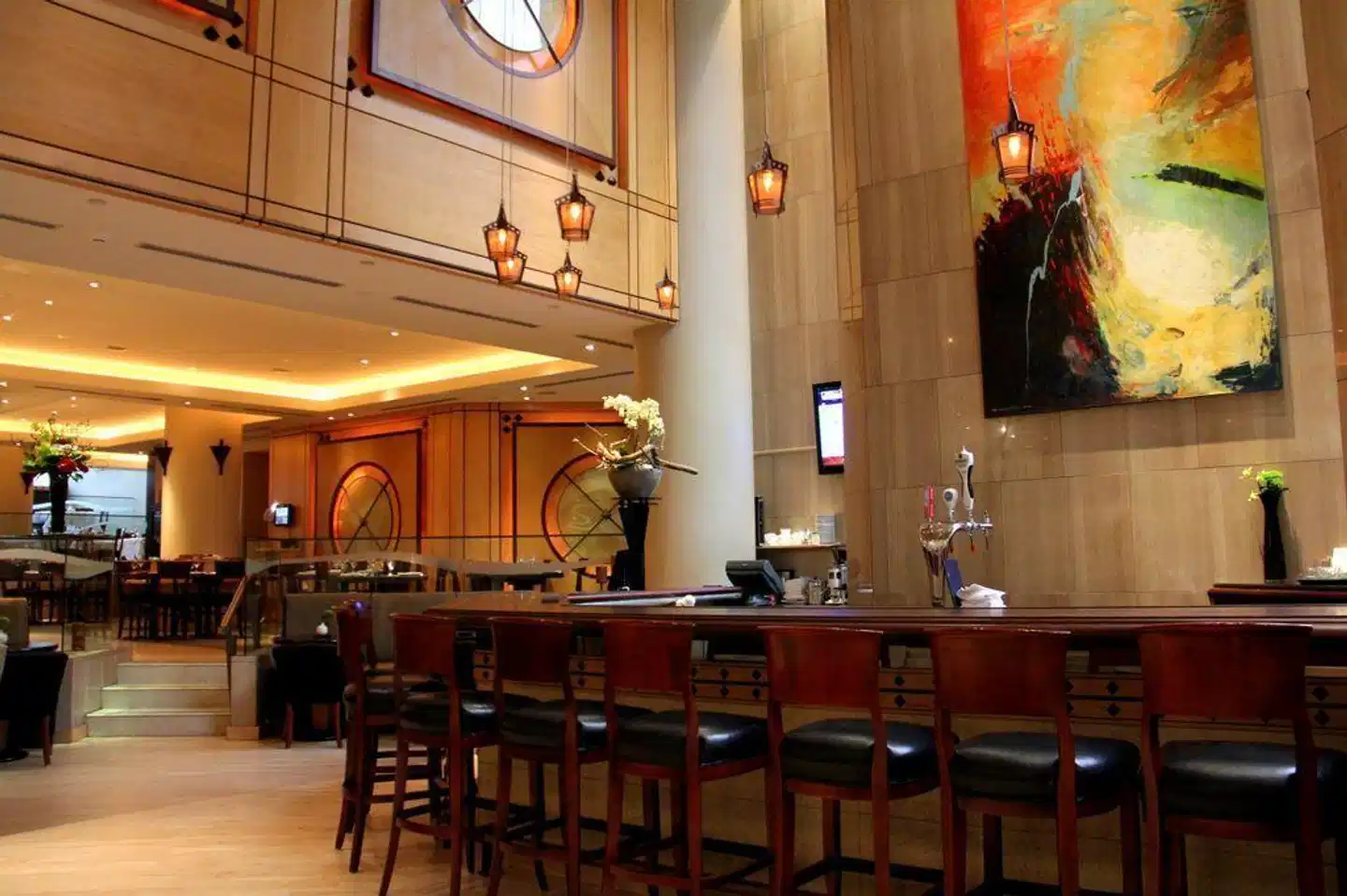 Metropolitan Hotel Vancouver Bar