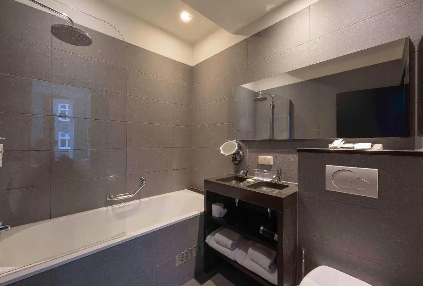 Catalonia Vondel Amsterdam Badezimmer