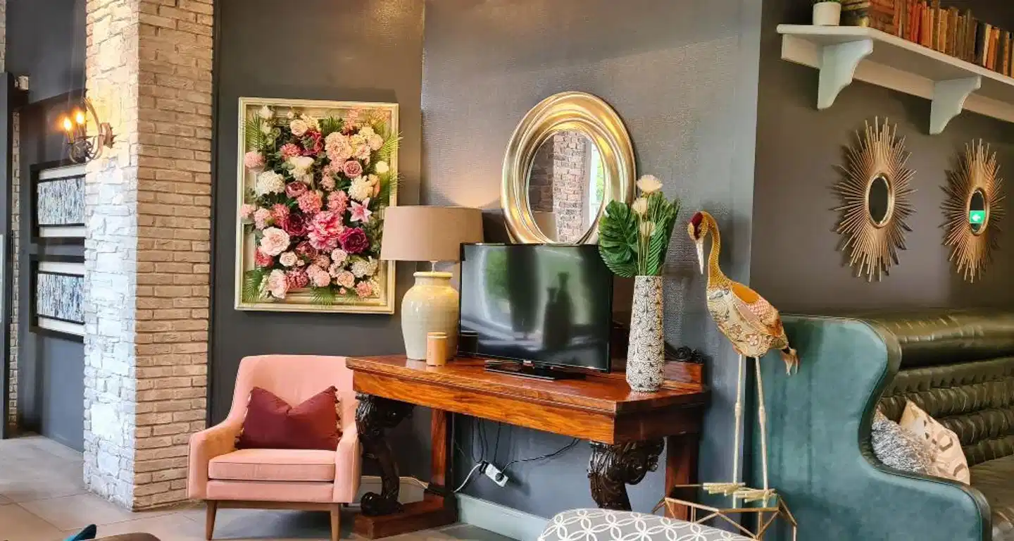 Blarney Woollen Mills Hotel Lobby