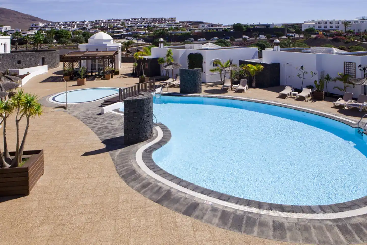 LIVVO Coloradamar Pool