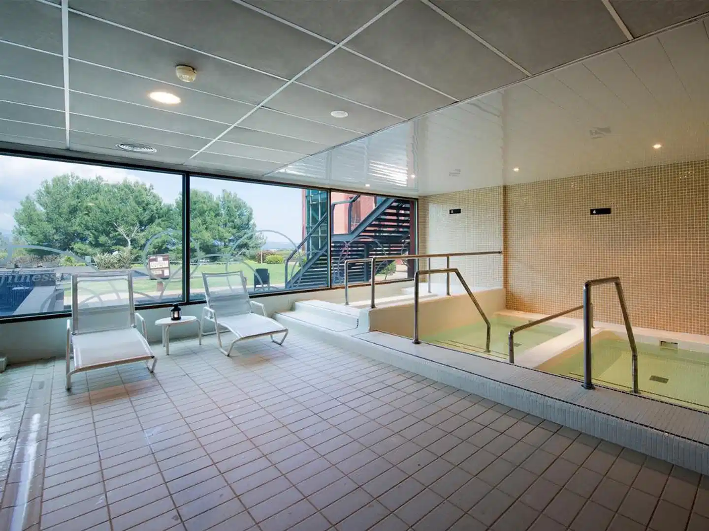 Hotel Barcelona Golf Resort Hallenbad