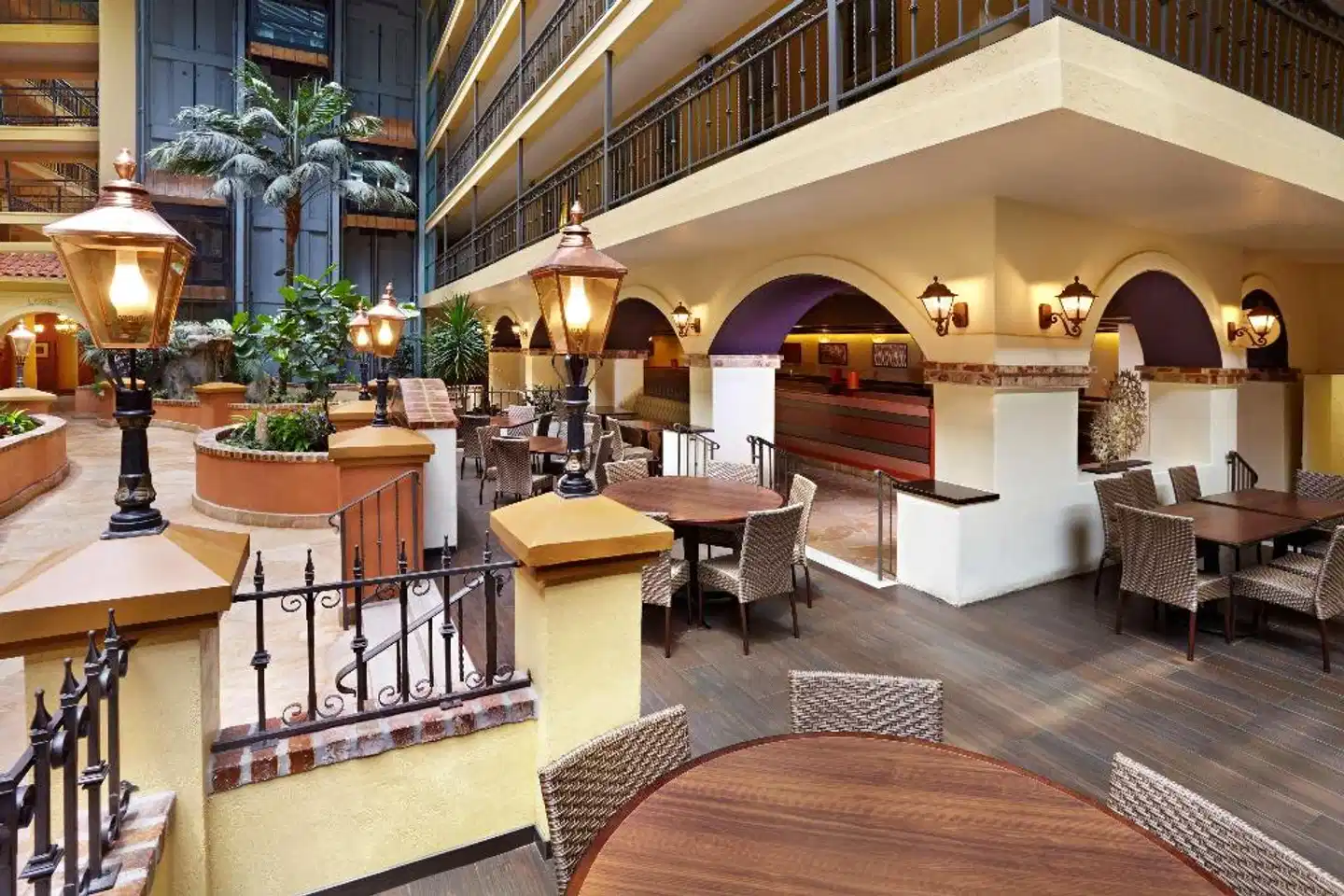 Embassy Suites by Hilton Los Angeles International Airport South Lobby