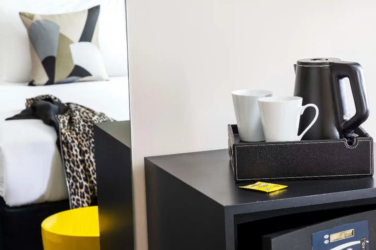 Regina Opera Hotel Lobby