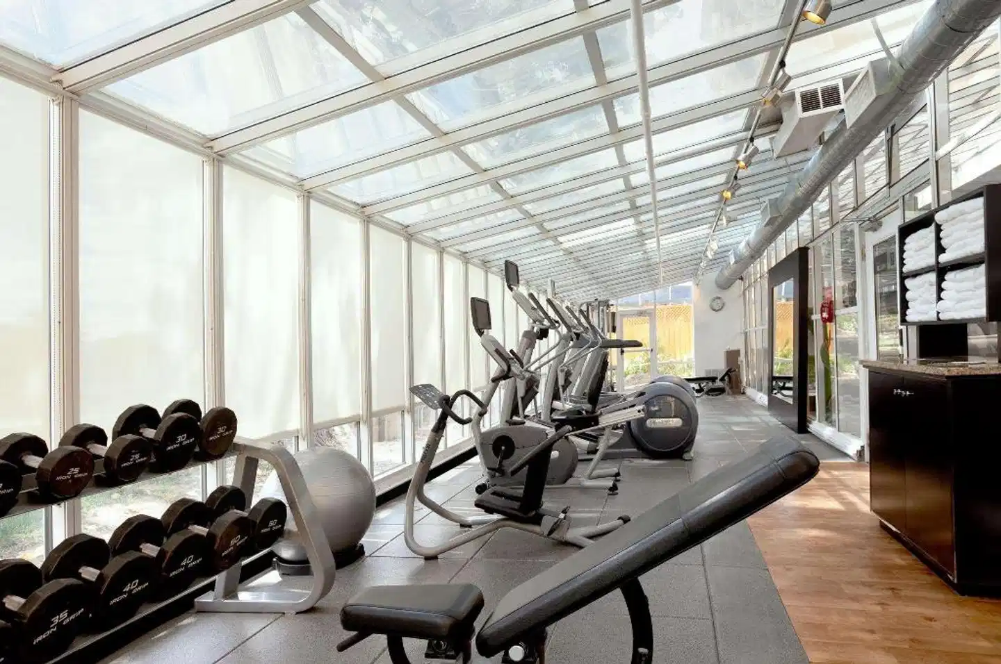 Embassy Suites by Hilton San Francisco Airport - Waterfront Sport und Entertainment