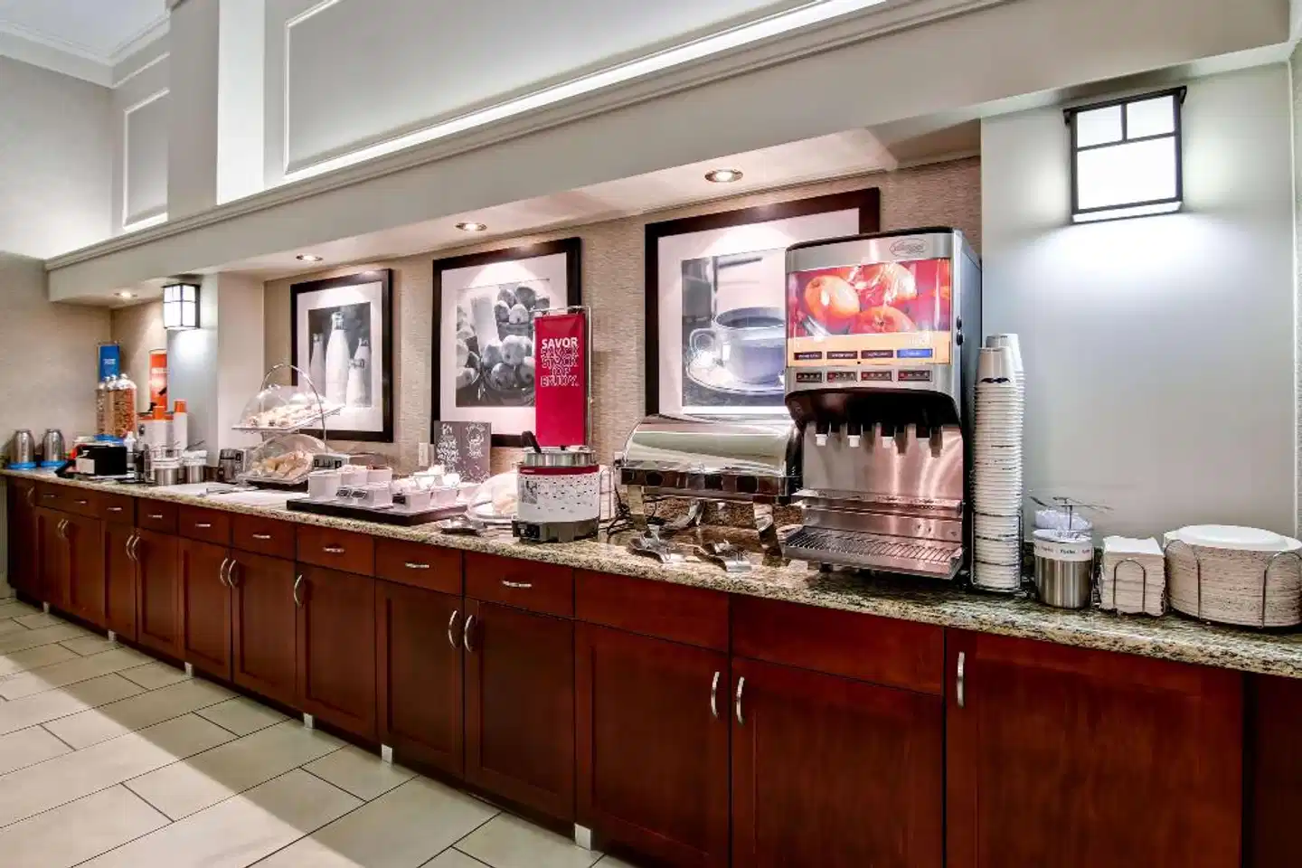 Hampton Inn & Suites by Hilton Calgary-Airport Restaurant