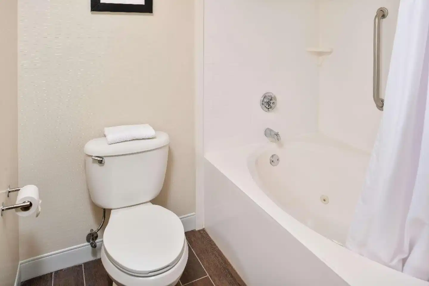 Hampton Inn Daytona/Ormond Beach Badezimmer