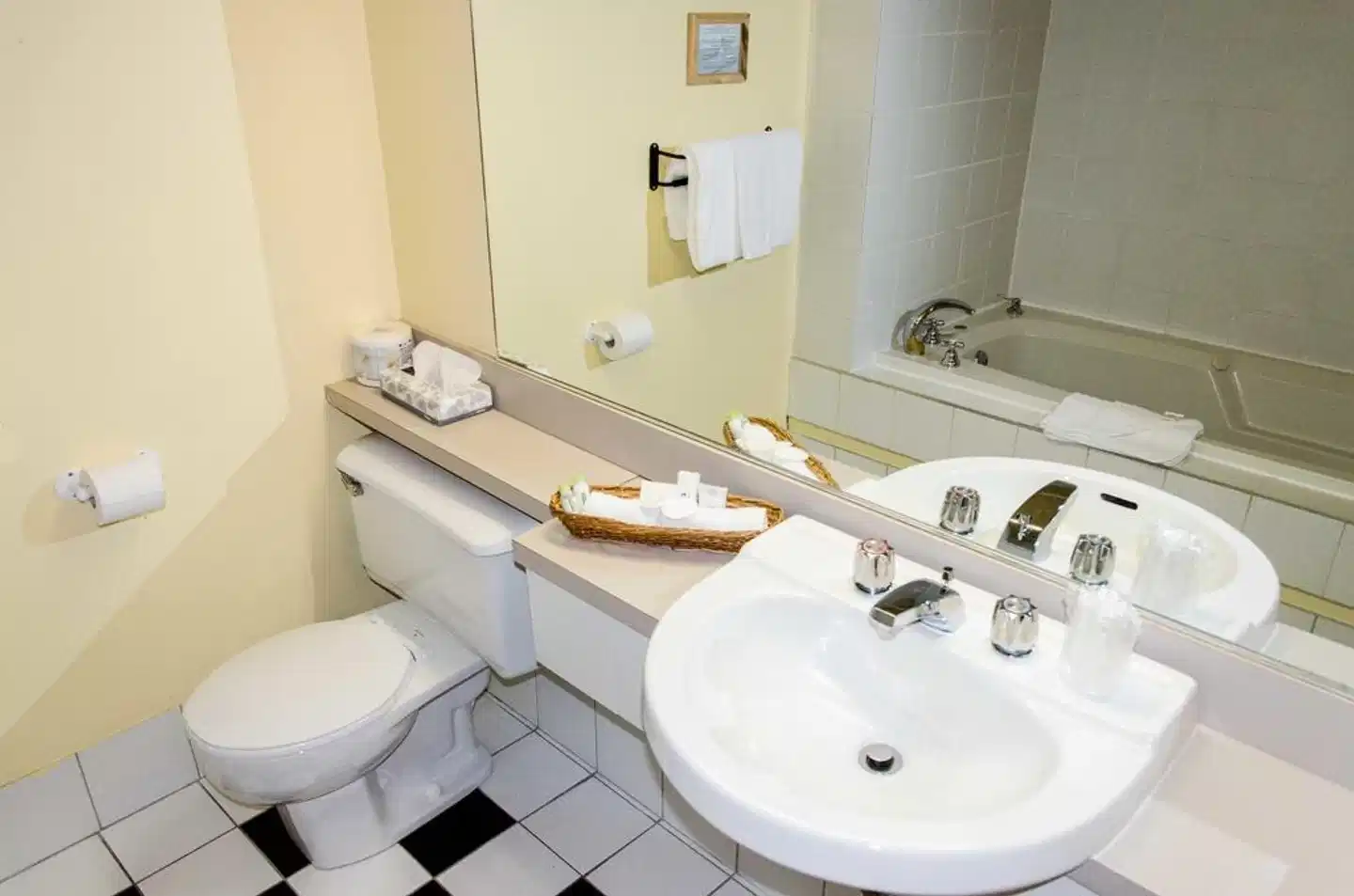 Auberge La Camarine Badezimmer