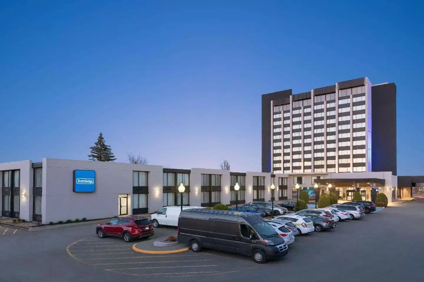 Travelodge by Wyndham Hotel & Convention Centre Quebec Aussenansicht