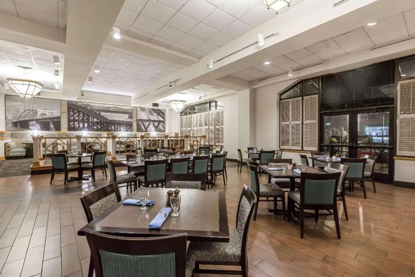 Wyndham Pittsburgh University Center Restaurant