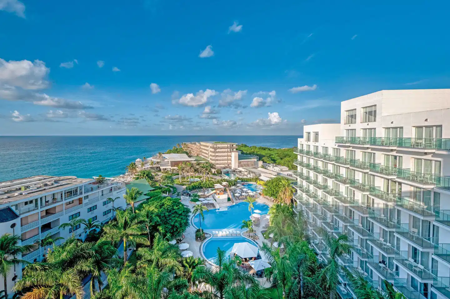 Sonesta Maho Beach Resort, Casino & Spa Aussenansicht