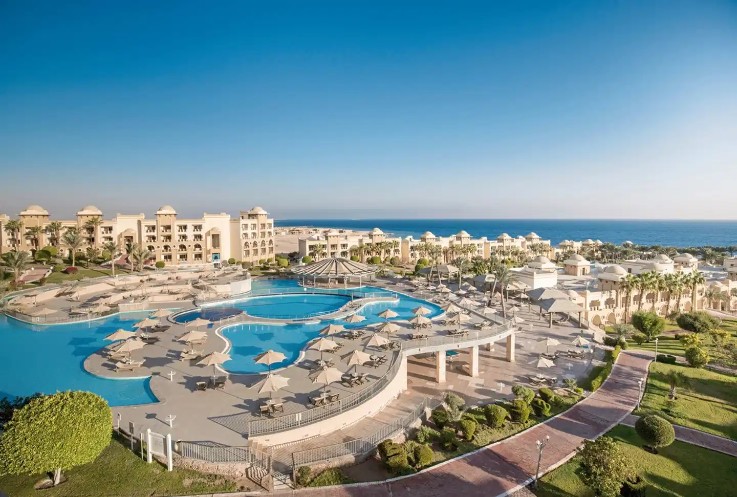 Serenity Alpha Beach Aussenansicht