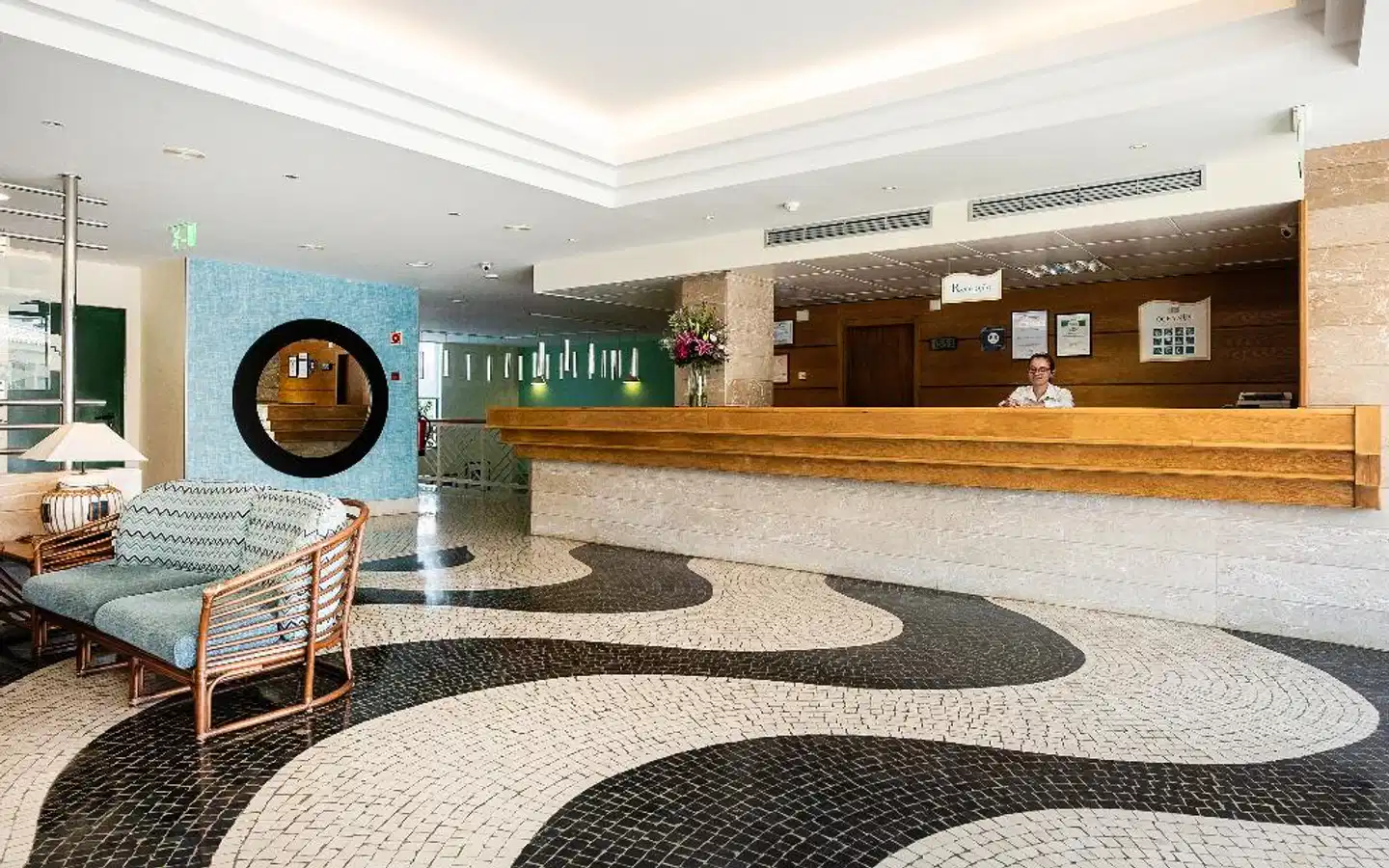 Oceanus Aparthotel Lobby