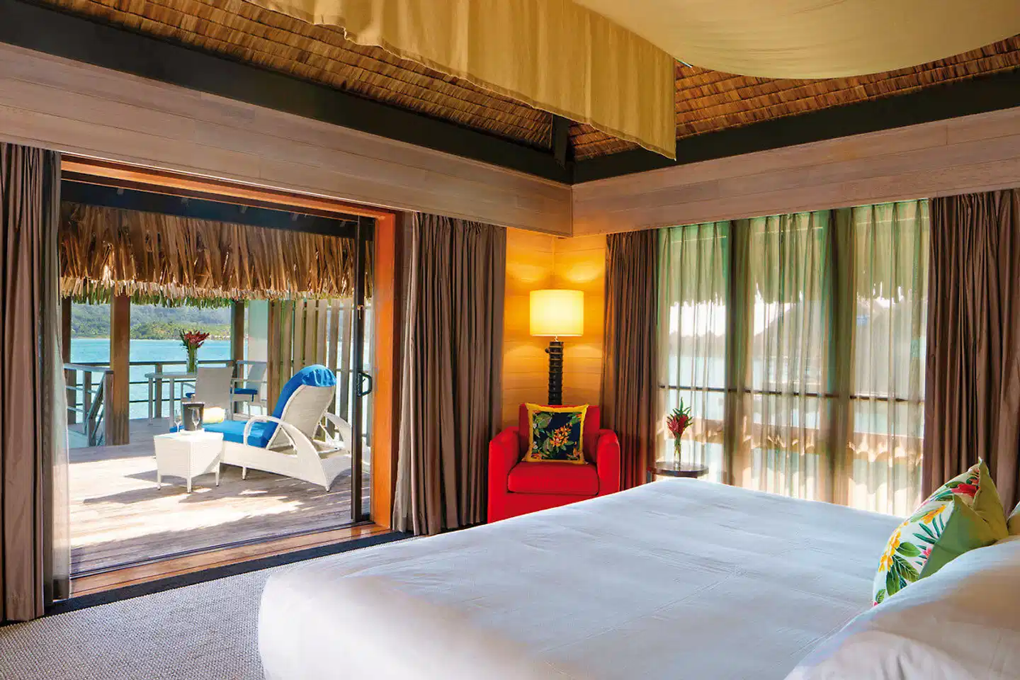 The St. Regis Bora Bora Resort Wohnbeispiel