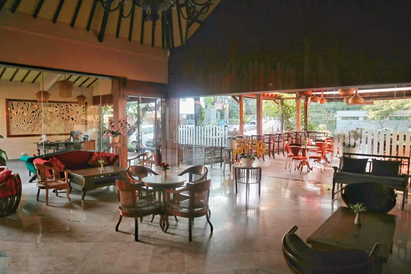 Parigata Villas Resort Lobby