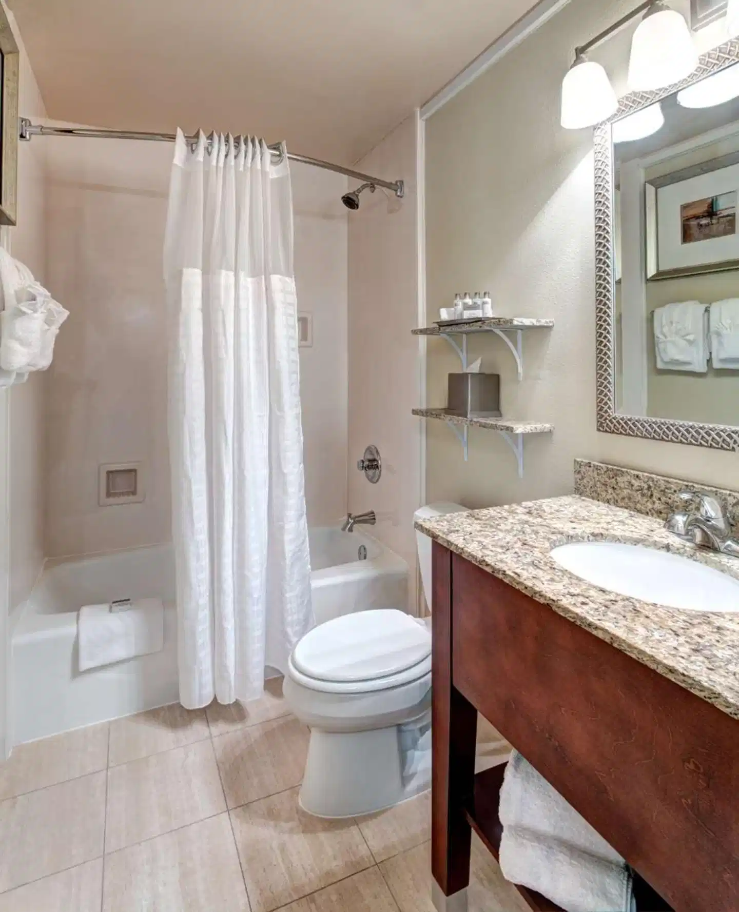 Blake Hotel New Orleans, an Ascend Collection Hotel Badezimmer