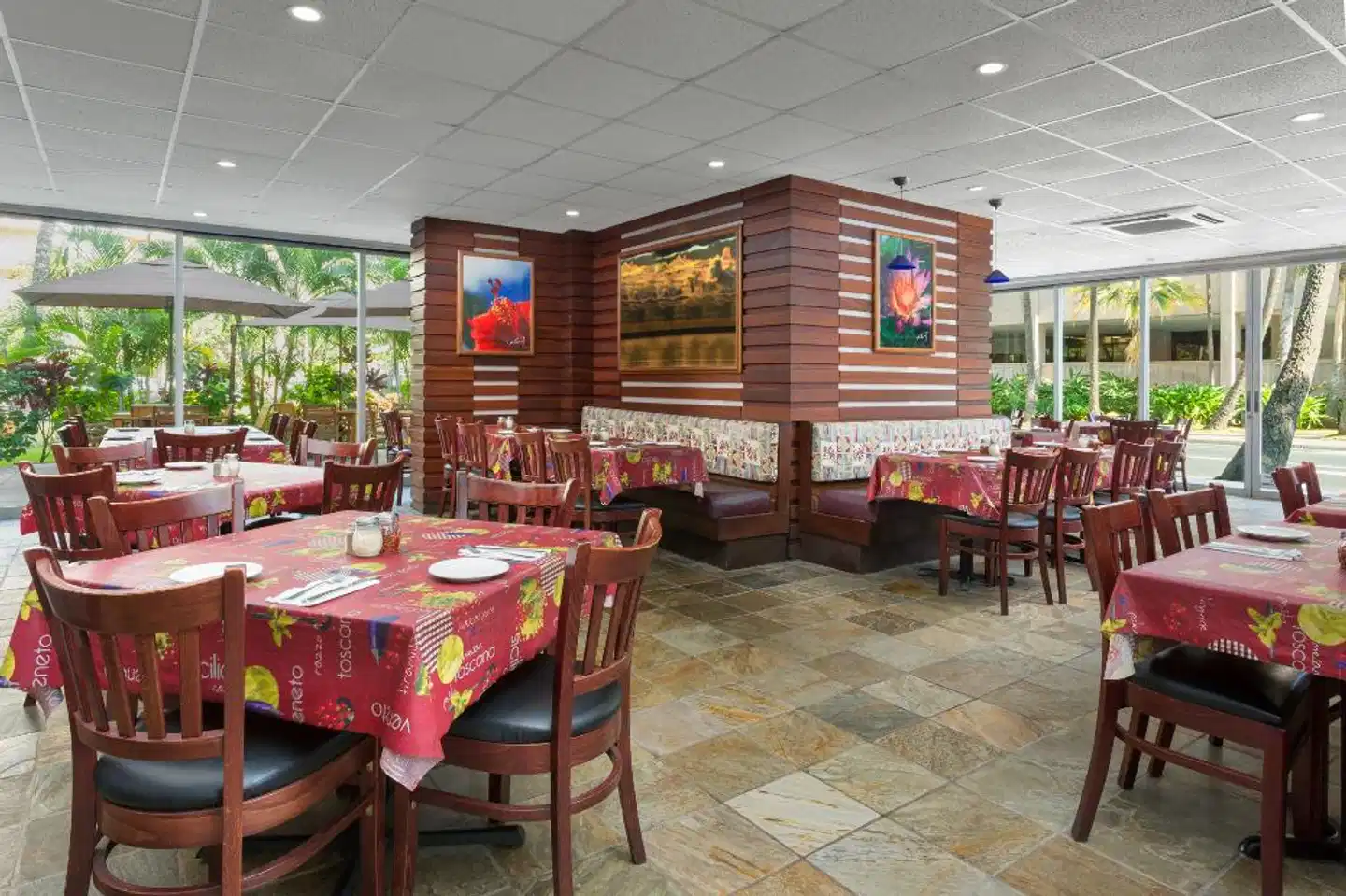 Courtyard by Marriott Waikiki Beach Restaurant