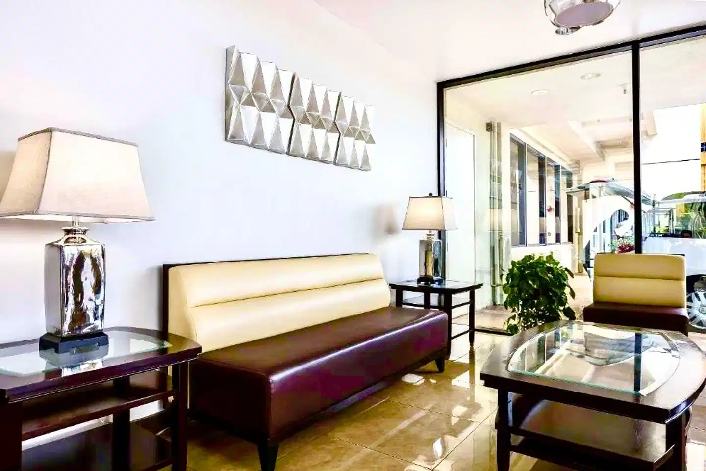 Quality Inn & Suites Los Angeles Airport - LAX Wohnbeispiel