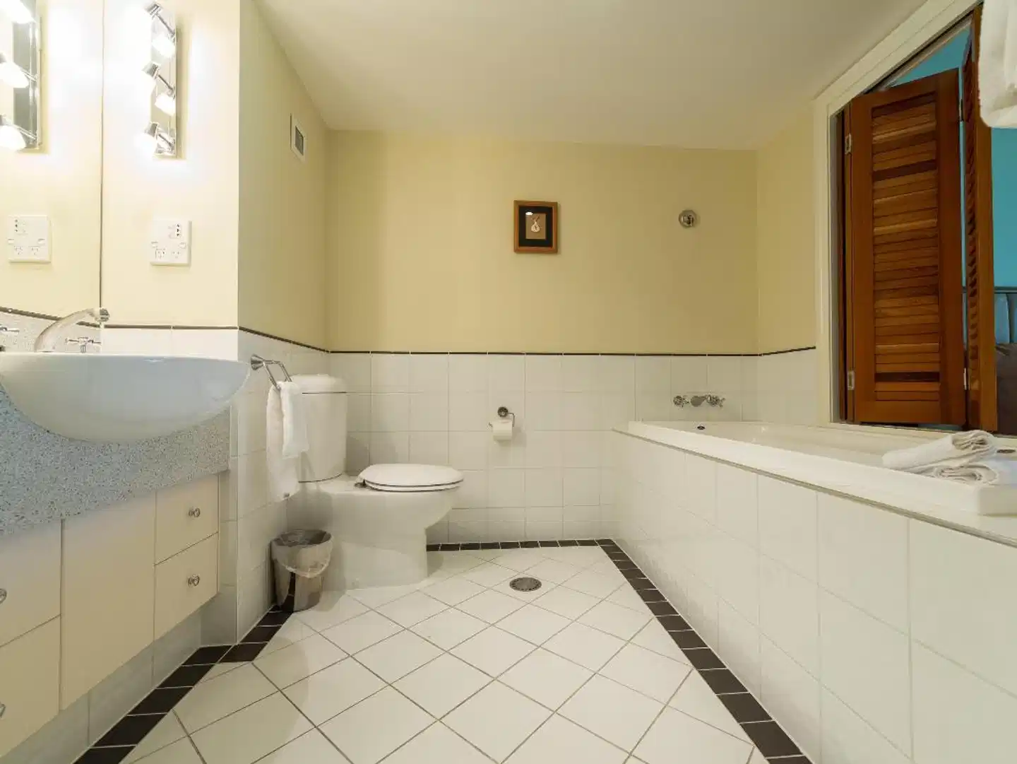 VR Rotorua Lake Resort Badezimmer