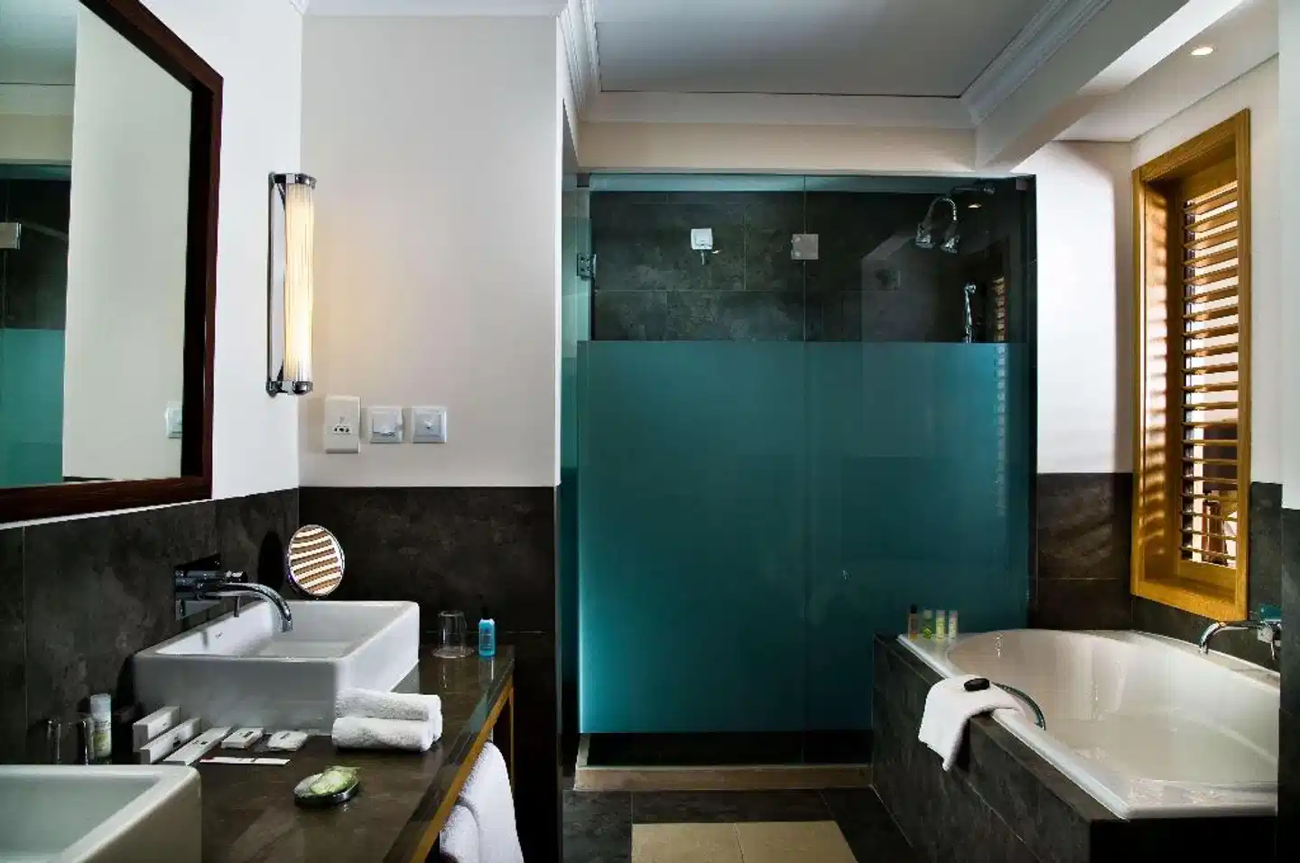 Dolce CampoReal Lisboa Badezimmer