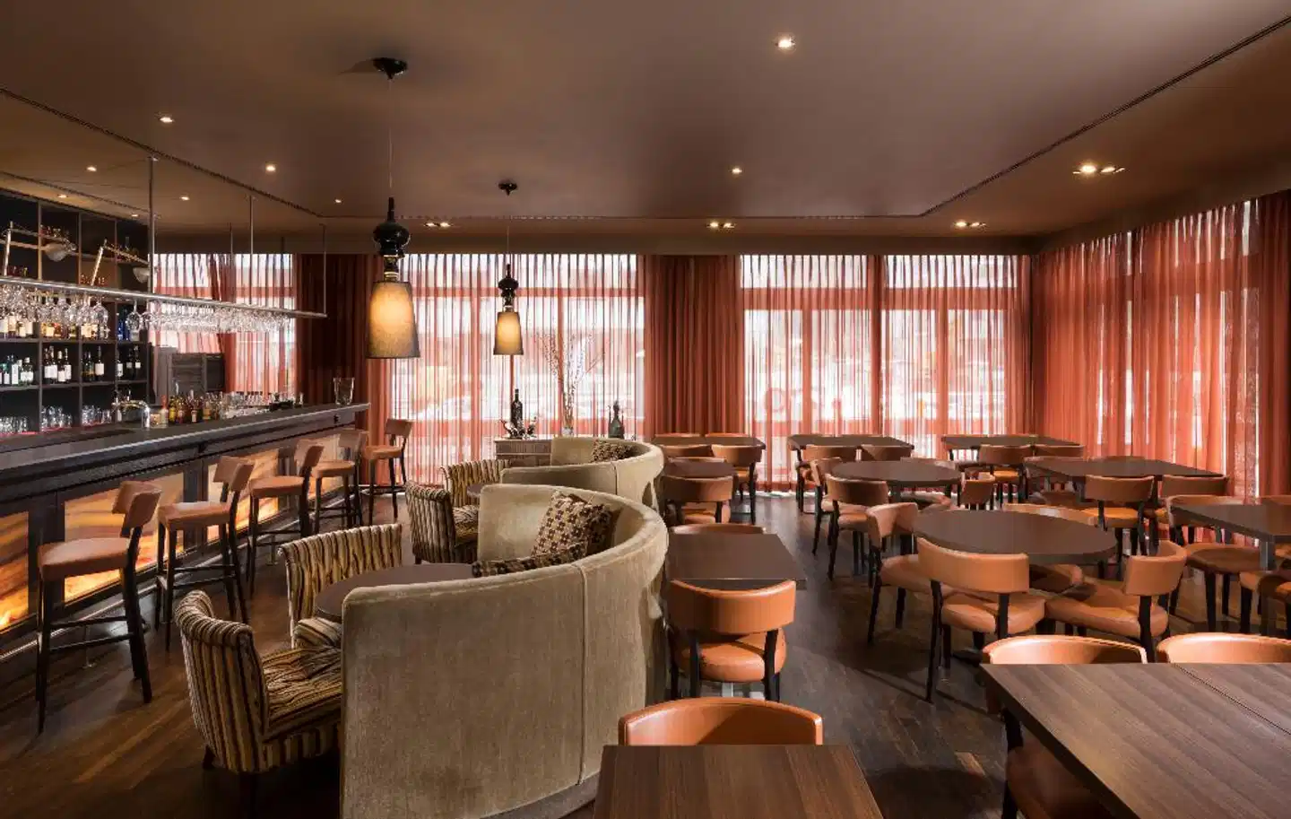 Adina Checkpoint Charlie Bar