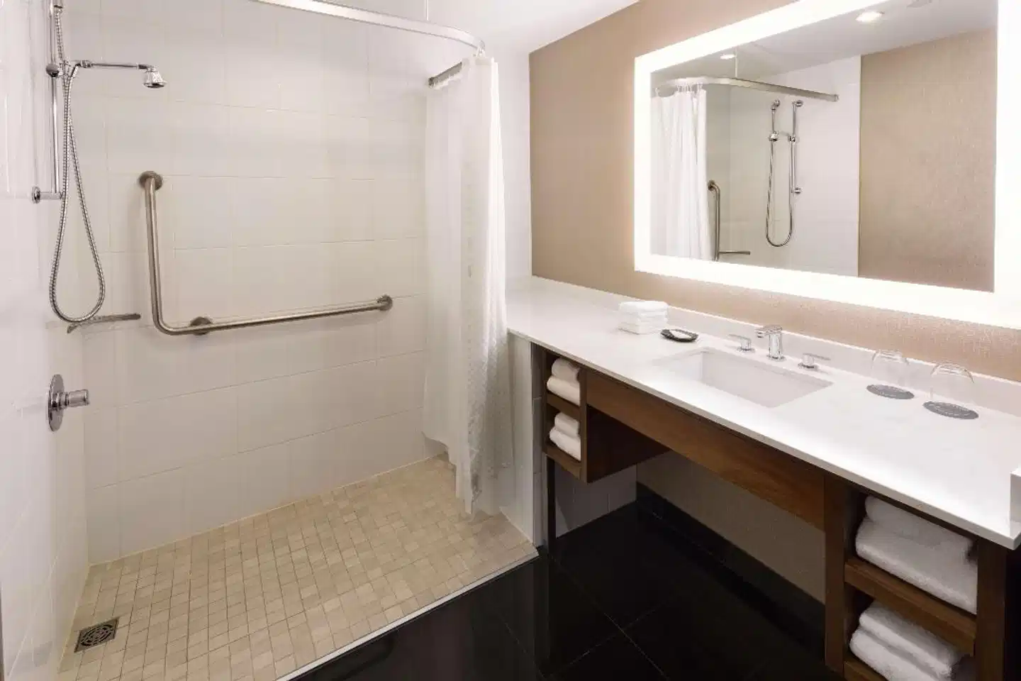 Hilton Vancouver Downtown Badezimmer