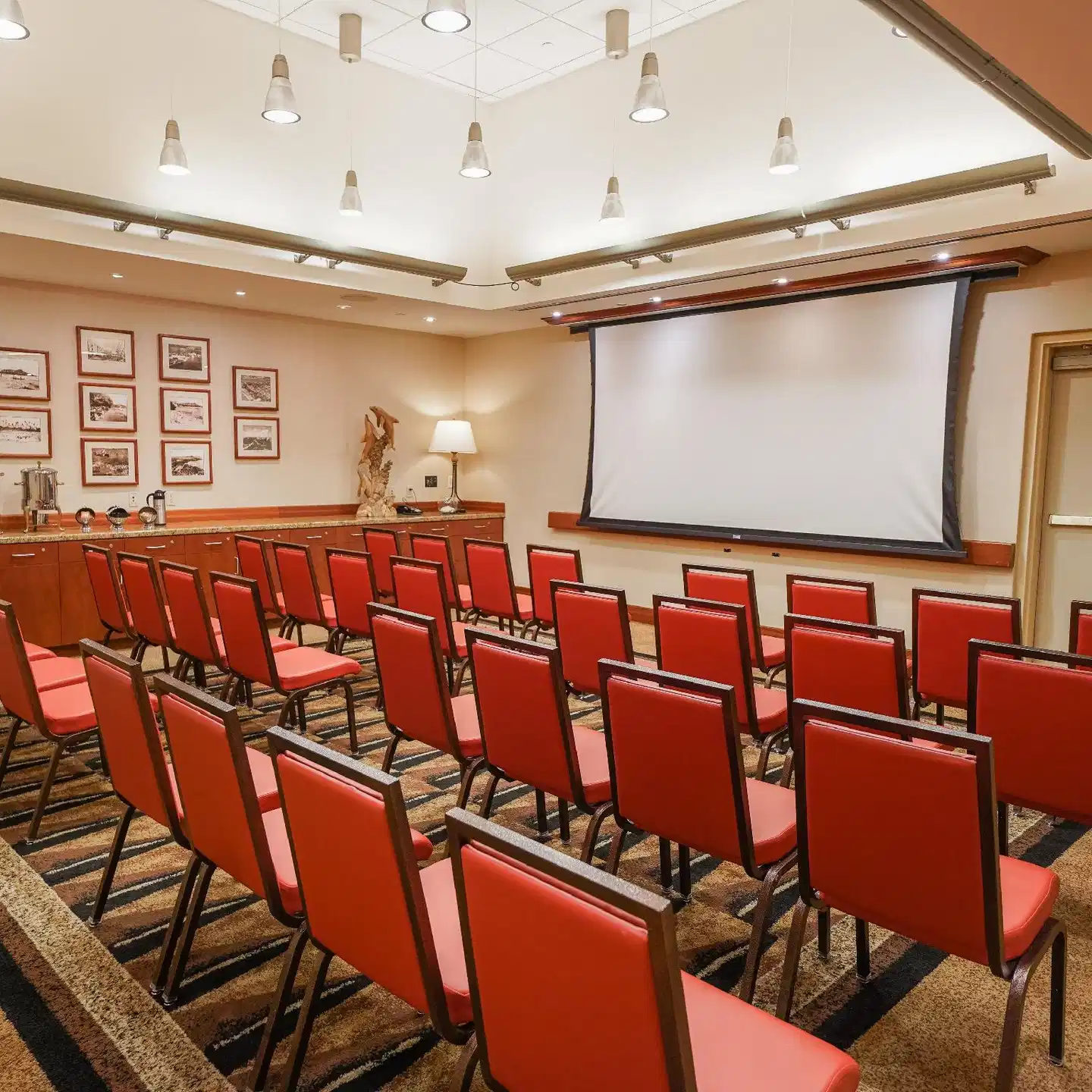 Embassy Suites by Hilton Waikiki Beach Walk Konferenz