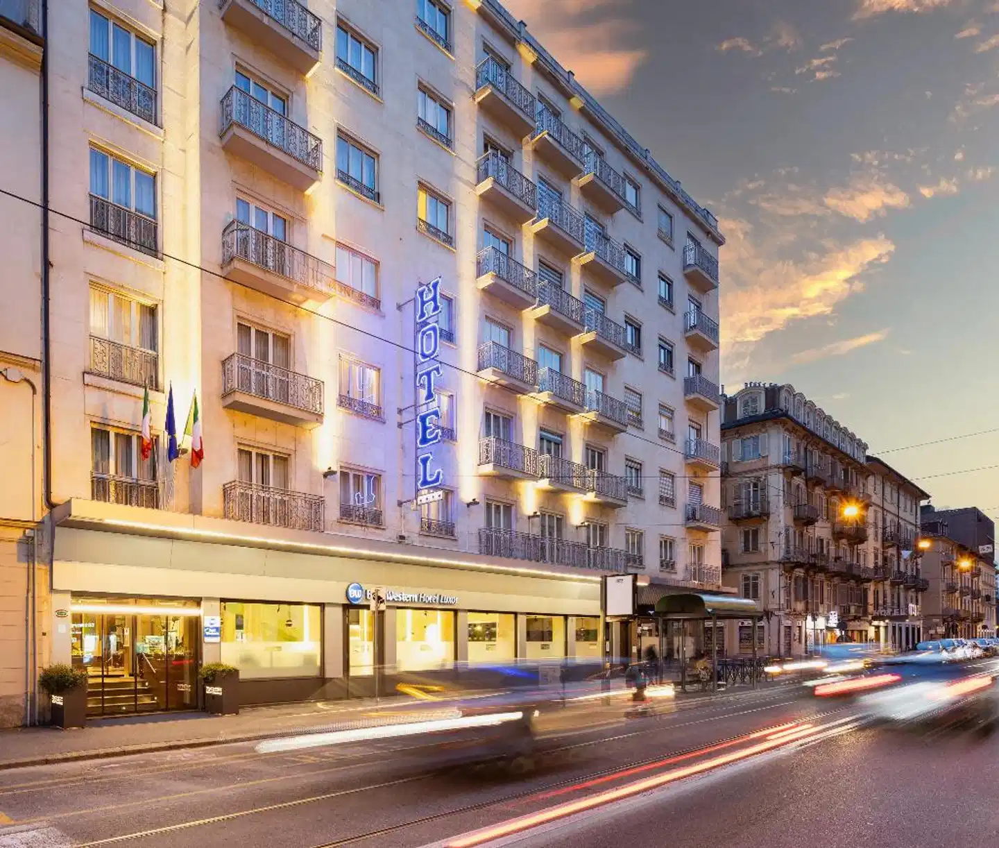 Best Western Hotel Luxor Aussenansicht