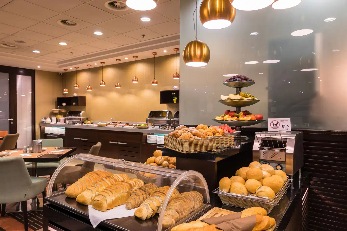 Lion's Garden Hotel Restaurant