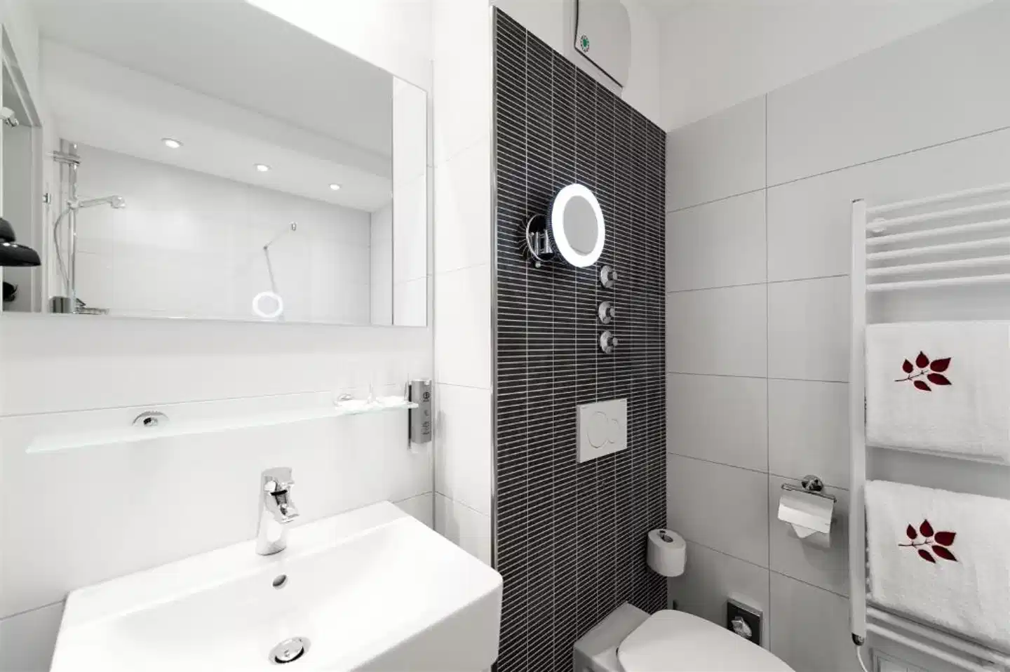 Best Western Plus Parkhotel Velbert Badezimmer