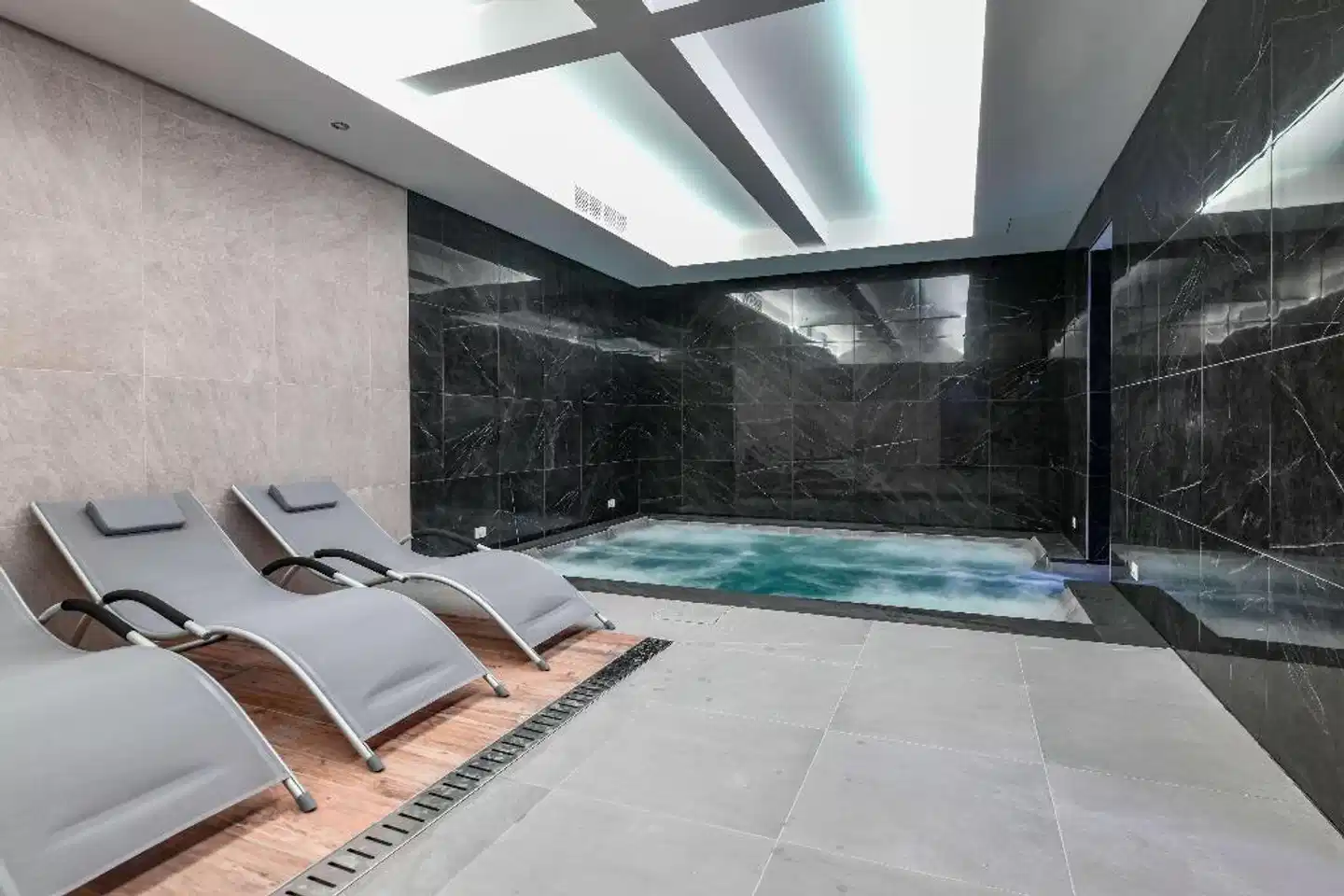 Hotel Master Hallenbad