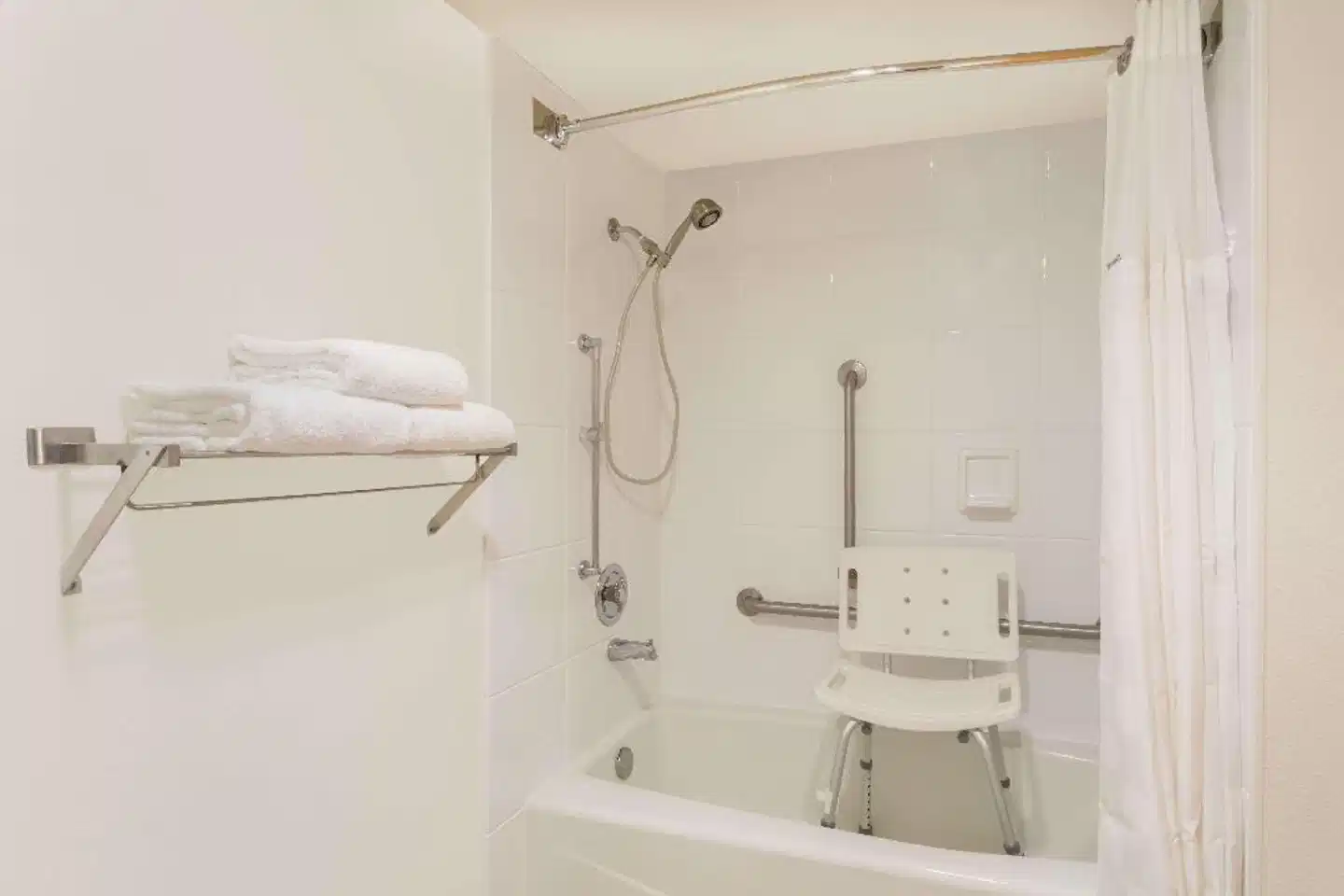 Ramada by Wyndham Cedar City Badezimmer