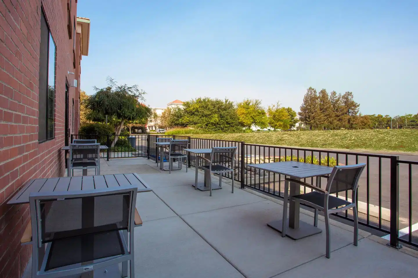 Holiday Inn Express & Suites Davis - University Area Terrasse