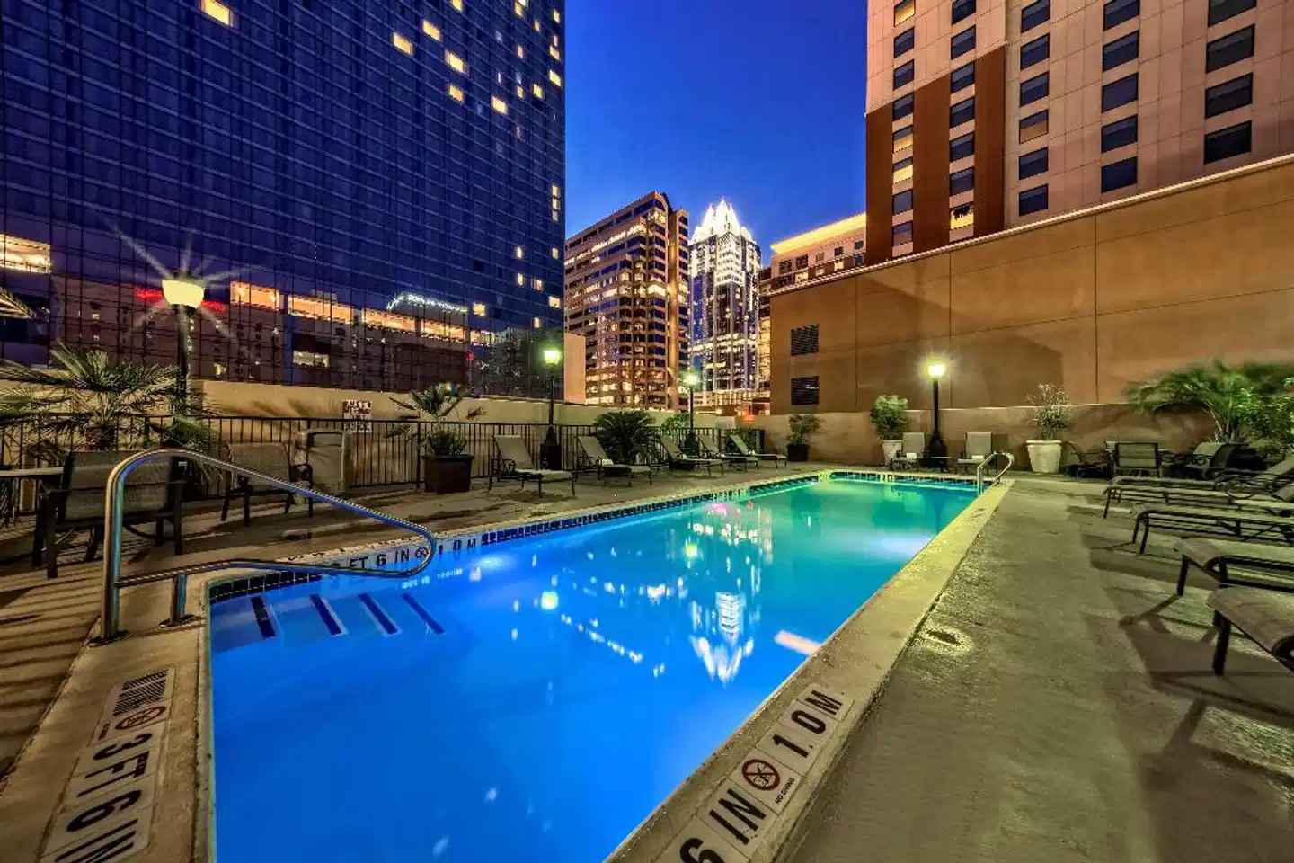 Hampton Inn & Suites Austin-Downtown/Convention Center Pool