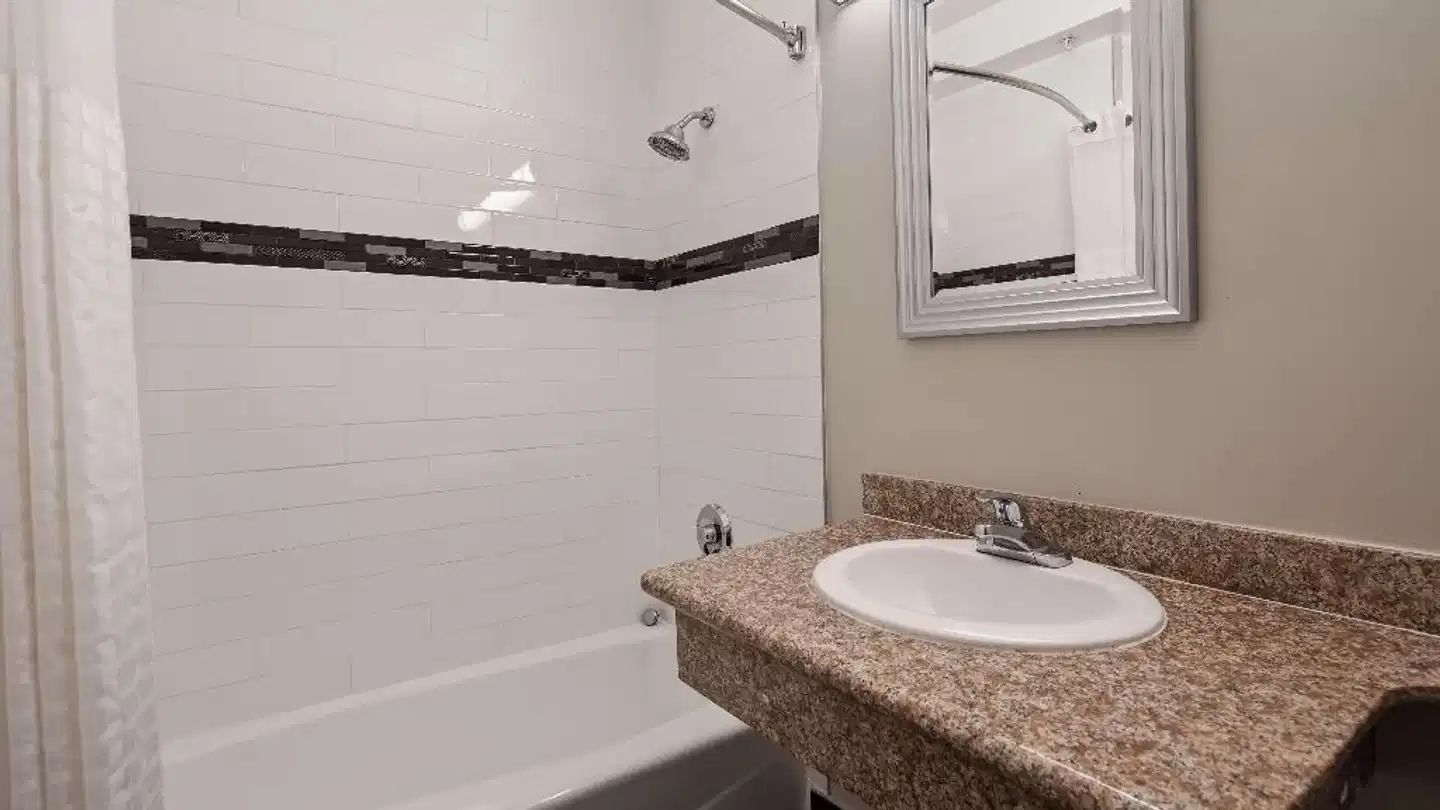 SureStay Hotel By Best Western Beverly Hills Badezimmer