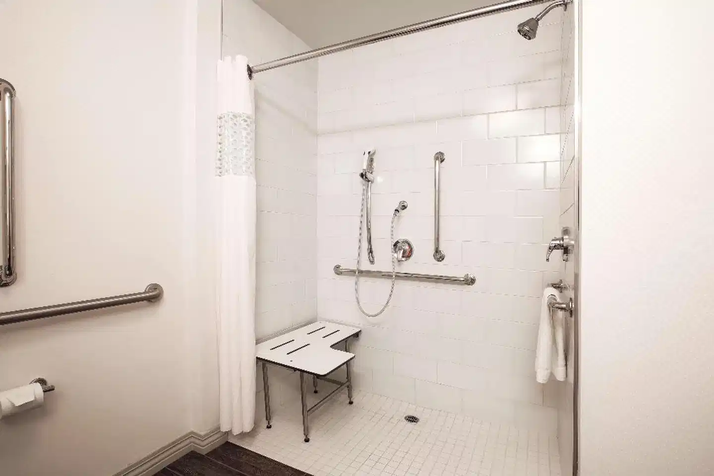 Hampton Inn & Suites Camarillo Badezimmer