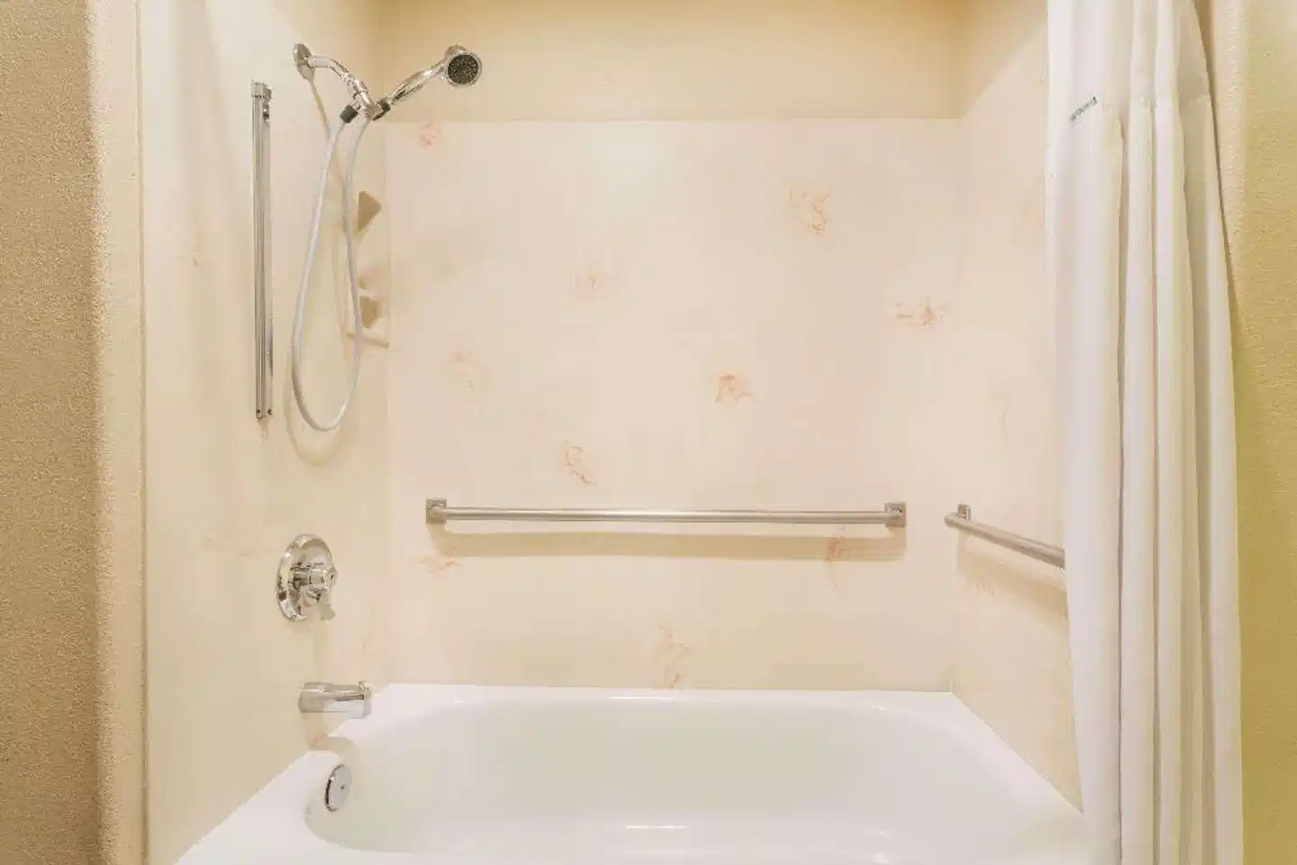 Baymont by Wyndham Modesto Salida Badezimmer