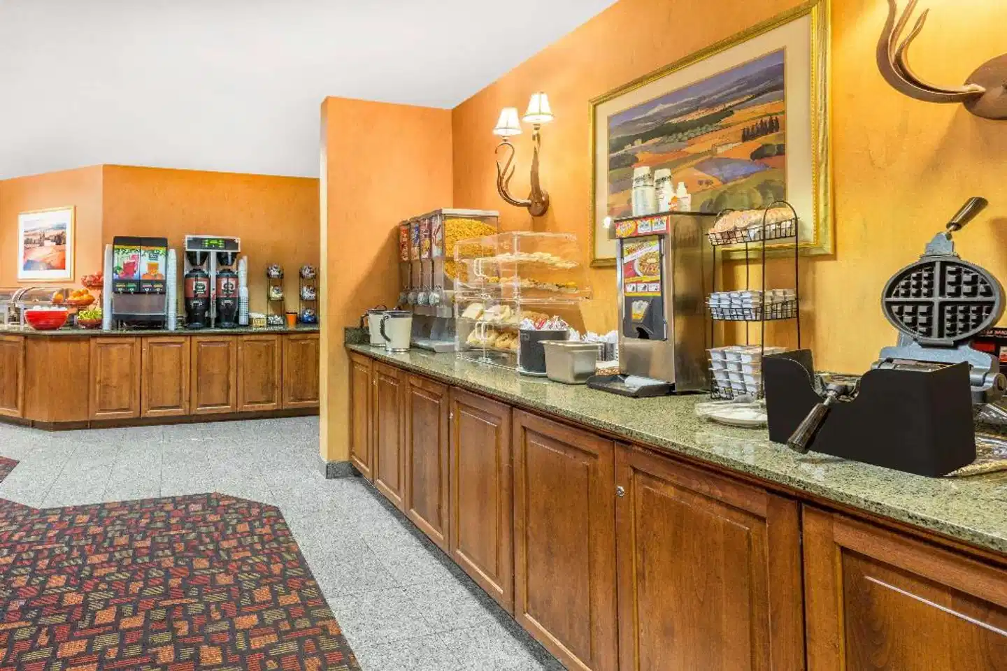 Ramada by Wyndham Kent Seattle Area Bar