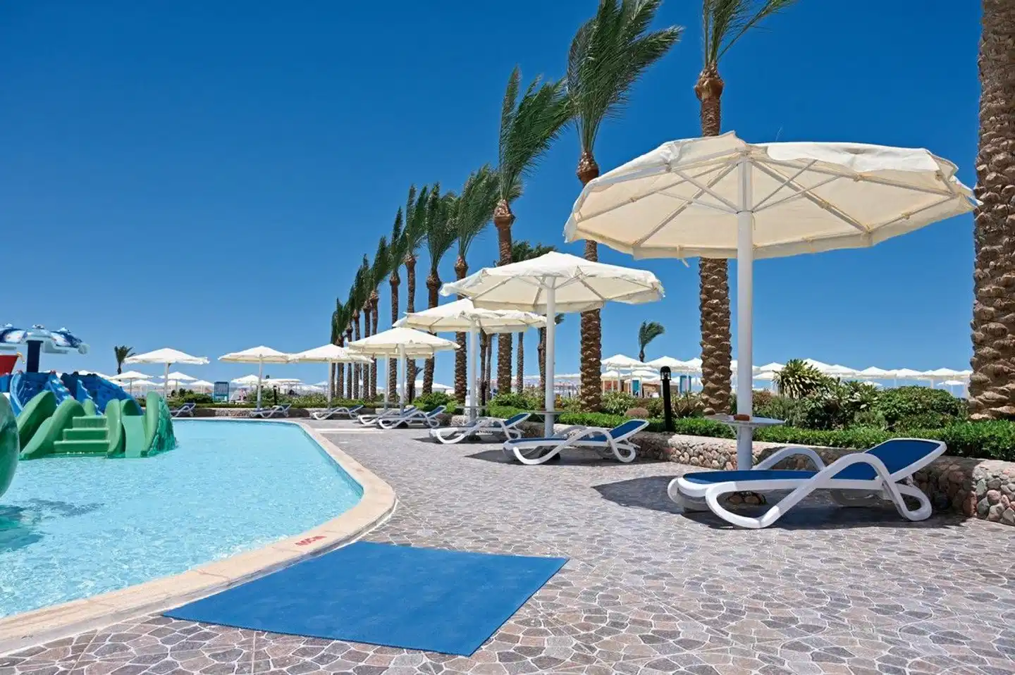 SUNRISE Serano Aqua Park Resort Strand